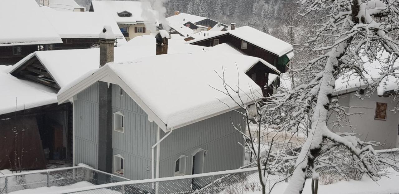 Casa Cuschina - Mit Sauna In Der Schoenen Surselva Dardin Luaran gambar