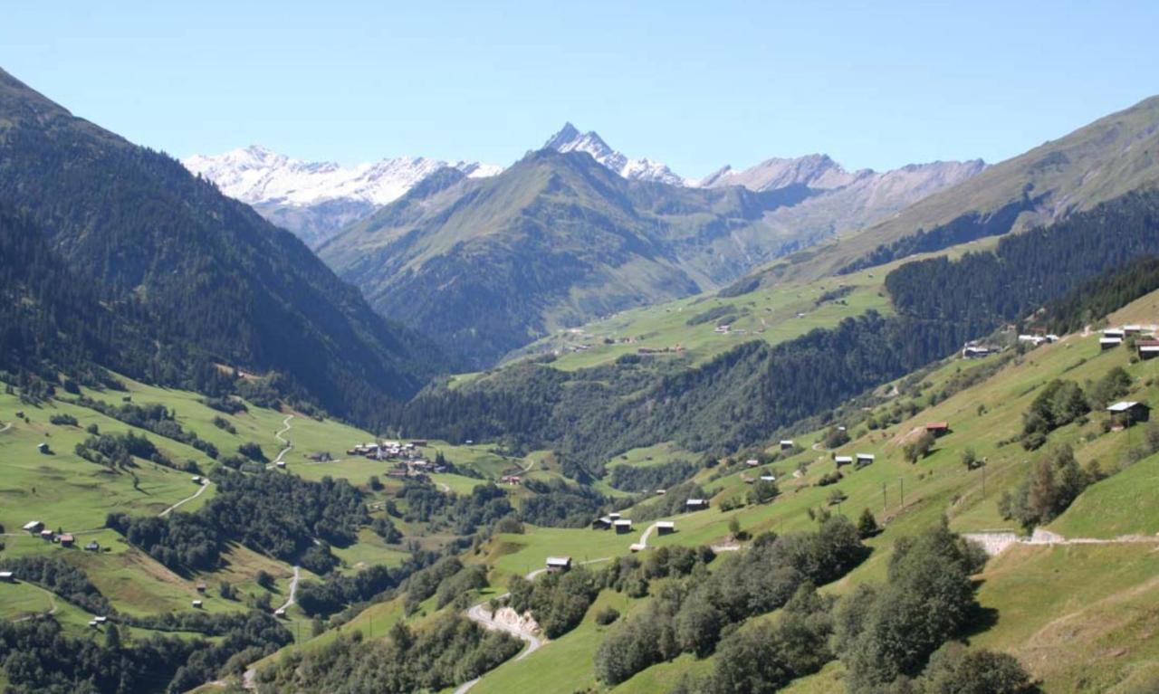 Casa Cuschina - Mit Sauna In Der Schoenen Surselva Dardin Luaran gambar